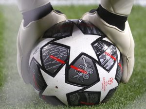 Il pallone della Champions League passa da Nike a Adidas ma perde le stelle a causa di un brevetto