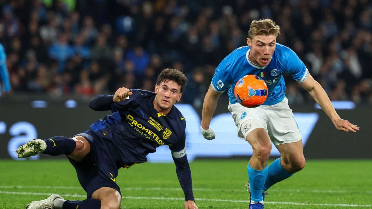Parma-Napoli, dove vederla oggi in TV e streaming: orario e formazioni ufficiali