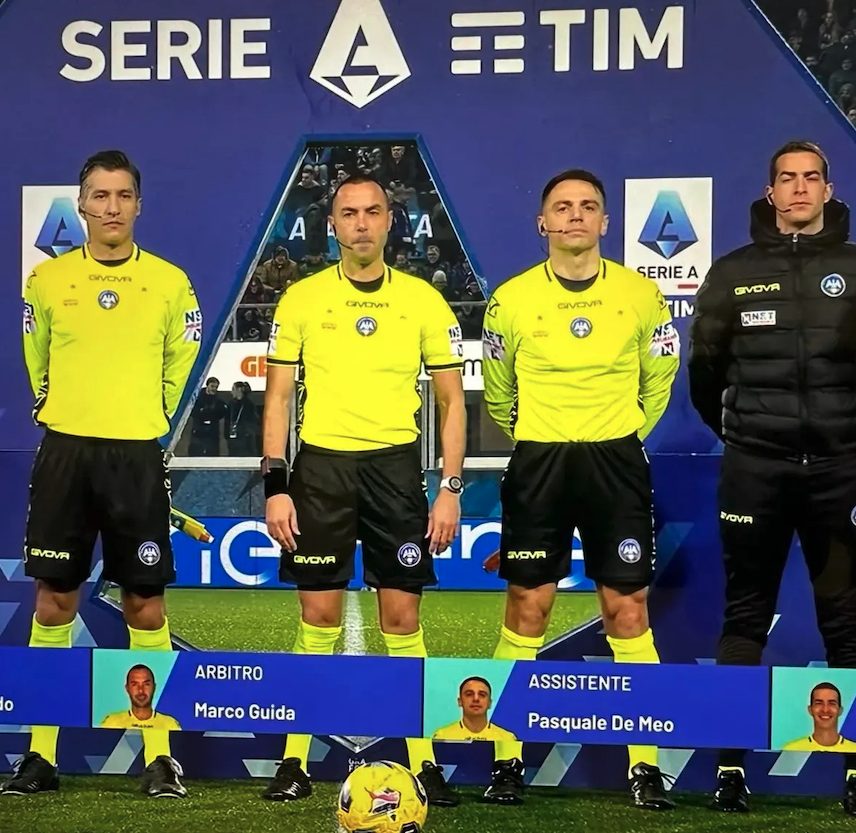 Pasquale De Meo accanto all’arbitro Guida.