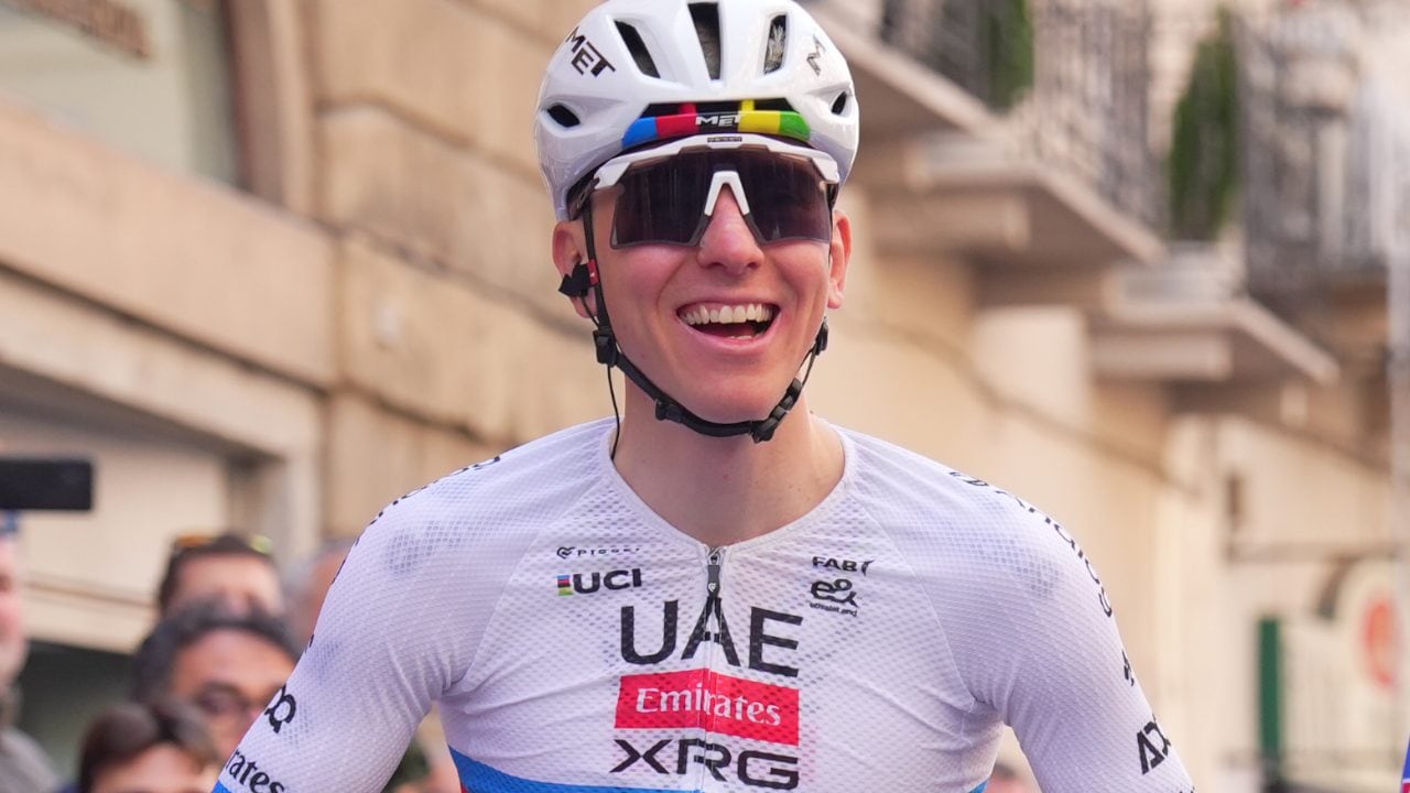 Tadej Pogacar campione di ciclismo e incassi: nel 2026 potrebbe toccare il tetto dei 15 milioni di euro