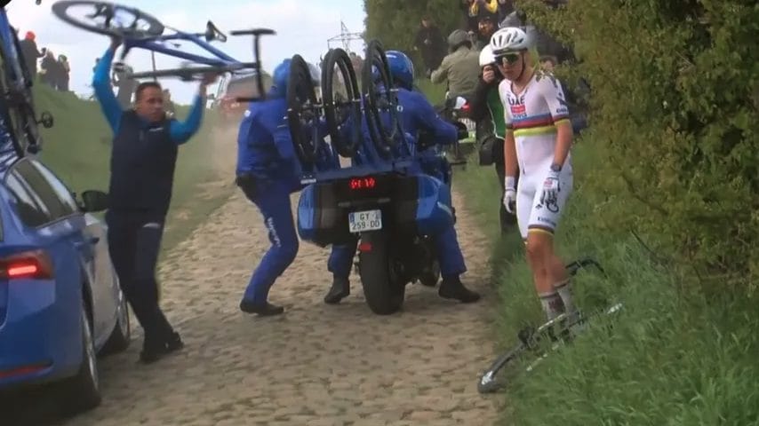 Bjerg attacca Visma e Alpecin per la tattica contro Pogacar nella Roubaix: "Sono stati dei meschini"