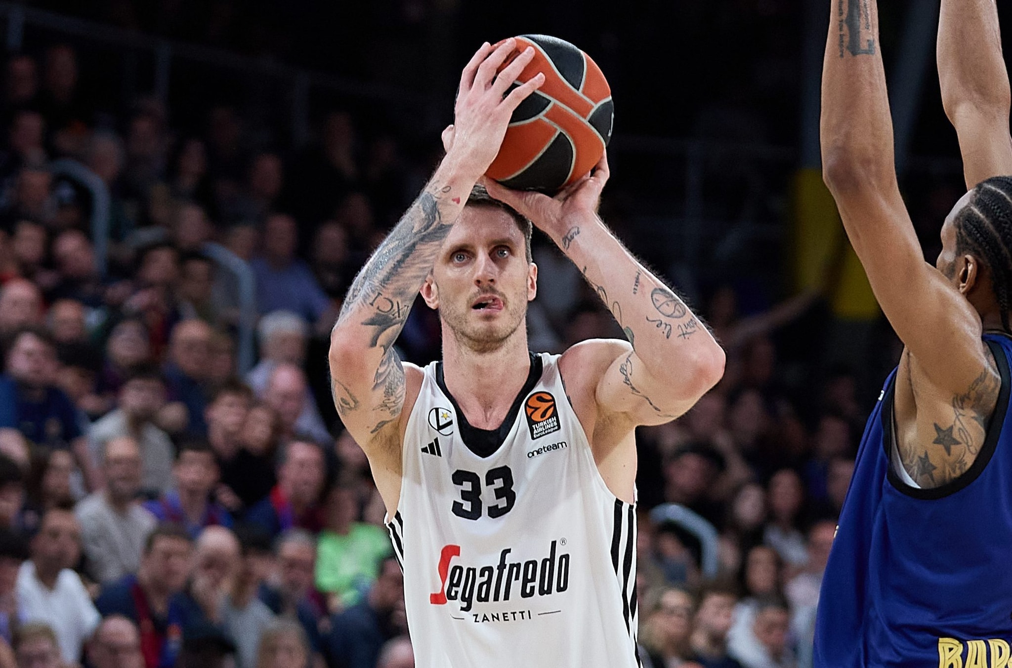 Achille Polonara in campo con la Virtus Bologna nell’aprile 2025, poco prima della seconda diagnosi di leucemia