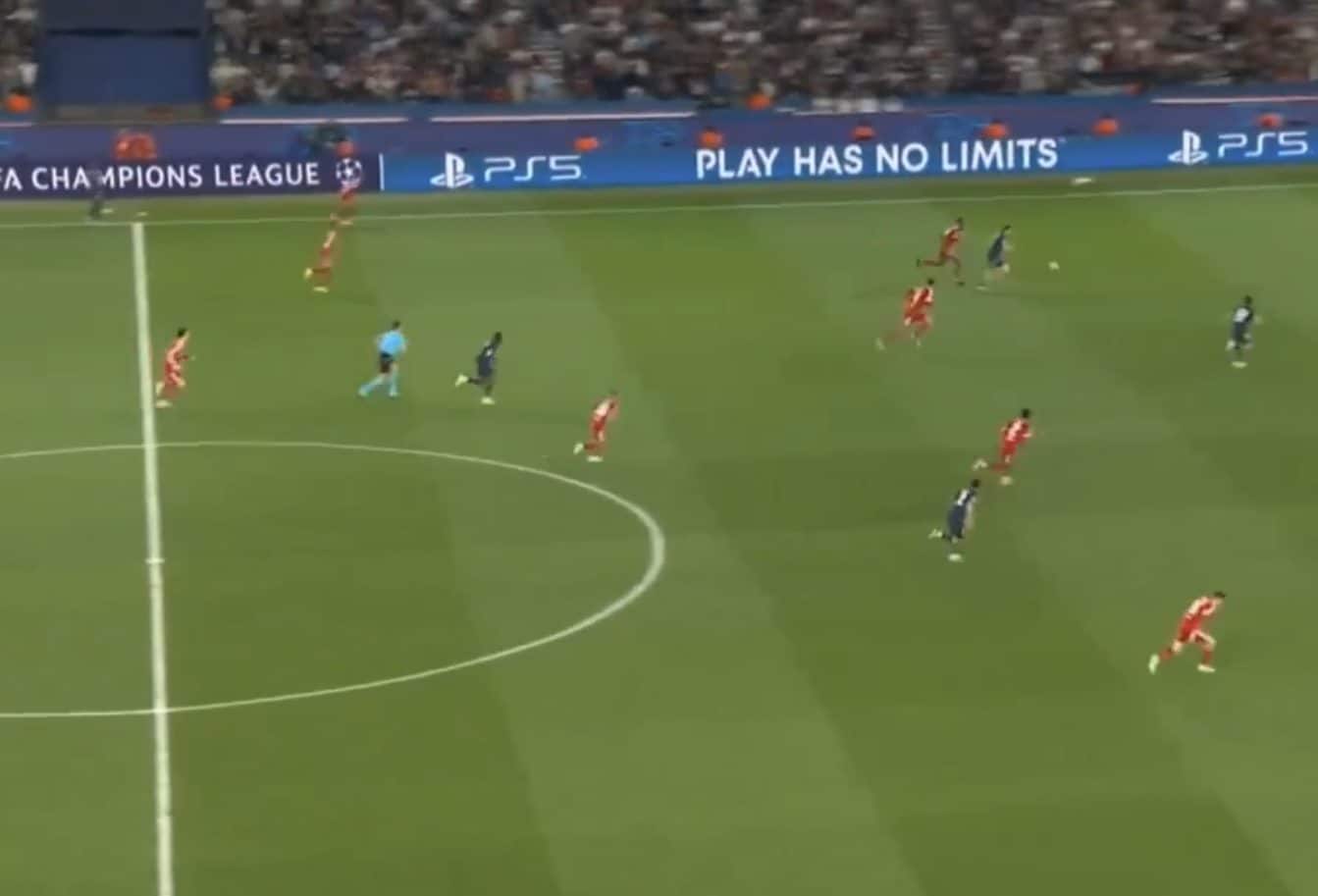 L’azione innescata da una rimessa laterale del PSG