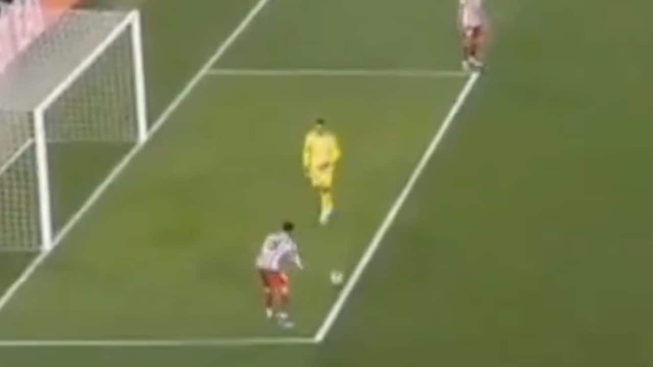 Il Barcellona fa ricorso all'UEFA dopo il mani di Pubill dell'Atletico: chiesti gli audio arbitro-VAR