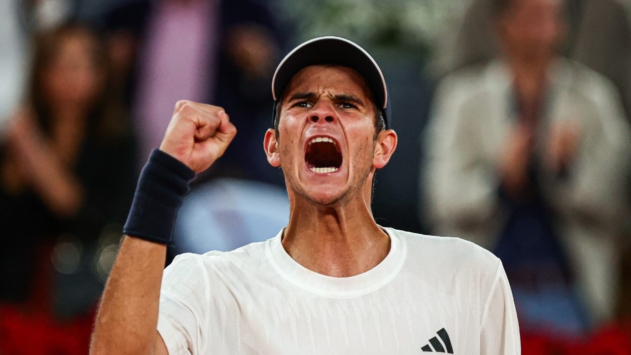 Rafael Jodar è la nuova stella del tennis: un anno fa era il numero 686, viaggia solo con il papà