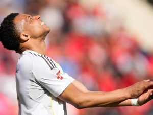 Real Madrid sotto accusa dopo il ko che regala la Liga al Barcellona: “I calciatori guardano i telefoni”