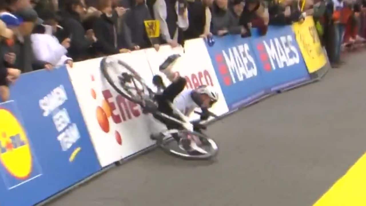 Rui Oliveira cade prima del Giro delle Fiandre: il ciclista perde il controllo in modo inspiegabile