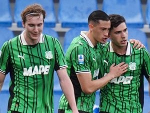 Il Como si è impantanato: Fabregas perde anche con il Sassuolo, che vince 2-1