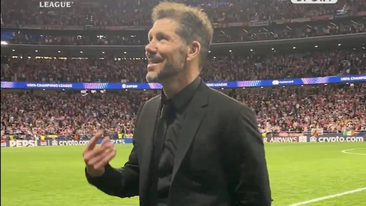 Simeone si emoziona alla fine della partita con il Barcellona: ha portato l'Atletico in semifinale