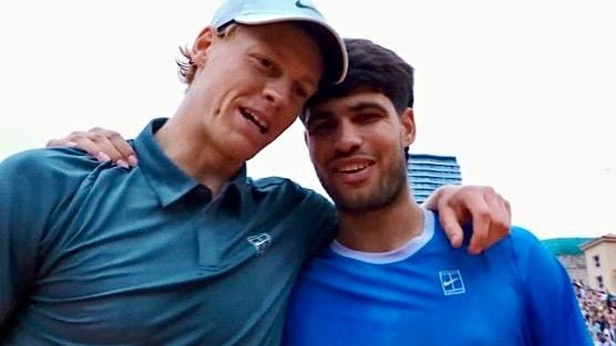 Alcaraz e le bellissime parole per Sinner a rete: "Cemento, erba, terra rossa...la prossima volta"