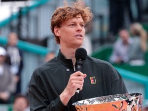 Sinner farà il tour de force tra Madrid, Roma e Roland Garros perché un’occasione così non ricapiterà