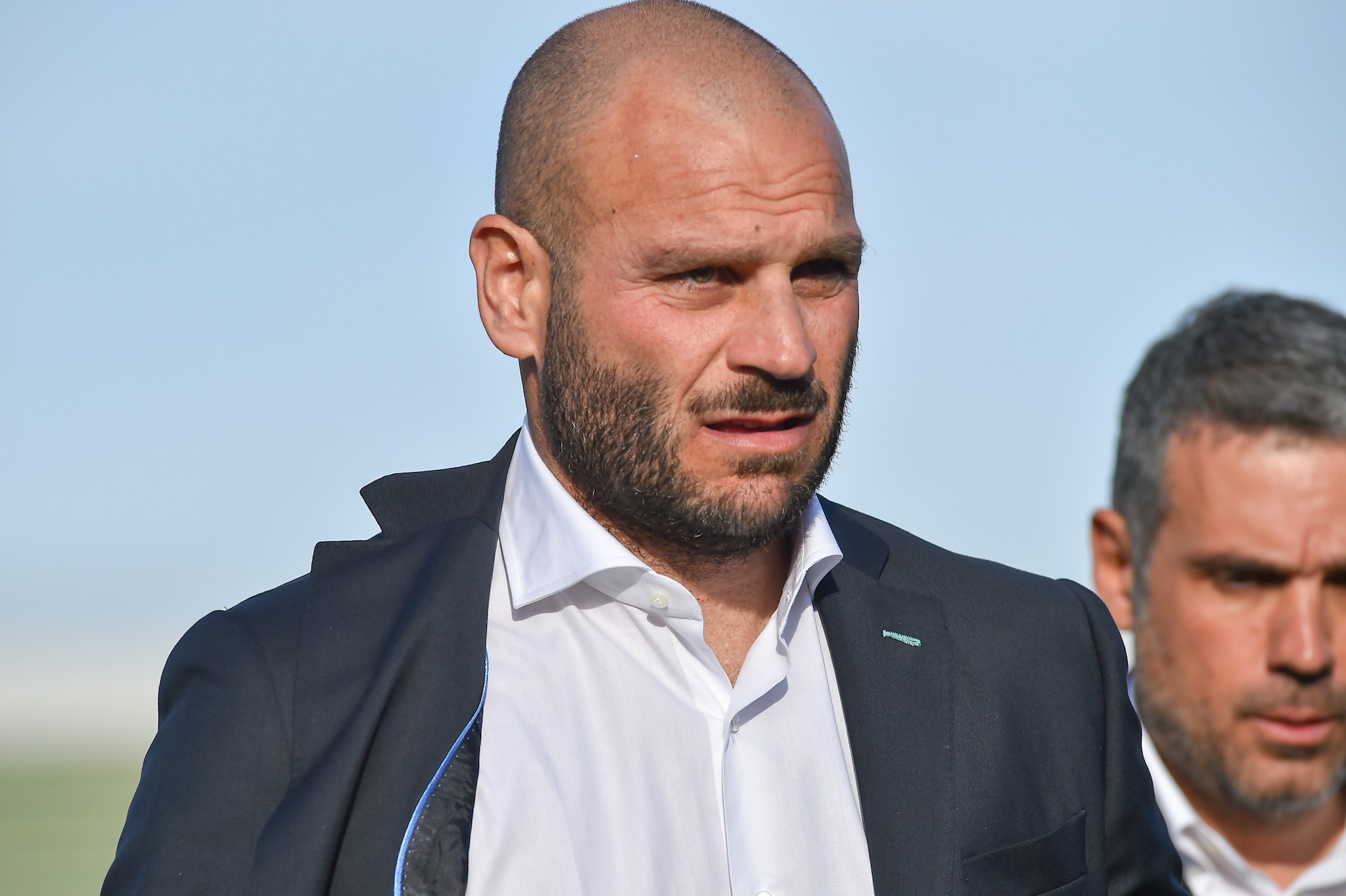 Dopo aver fatto l’attaccante è diventato allenatore ed è anche talent della TV.