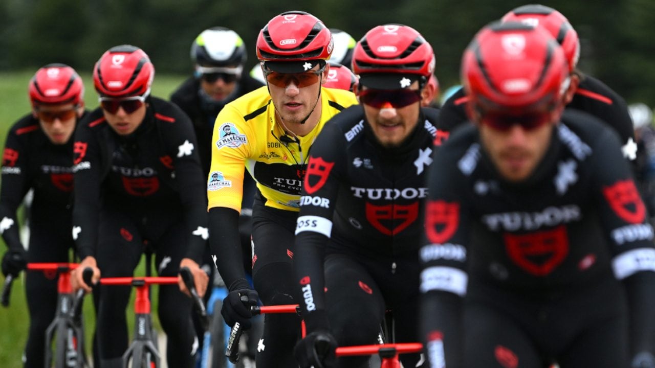 L'Oscar della sfortuna lo vince la Tudor: "Non abbiamo ciclisti per fare la squadra per la Roubaix"