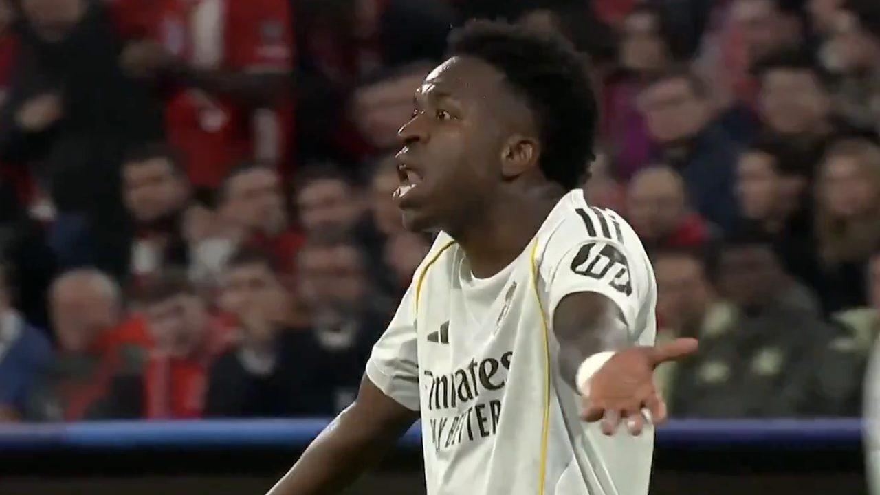 Vinicius esplode contro Bellingham nel momento più difficile di Bayern-Real Madrid: "Tappati la bocca"