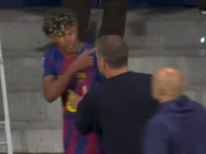 La strana reazione di Yamal al gol di Lewandowski: non esulta con i compagni e si infuria con Flick