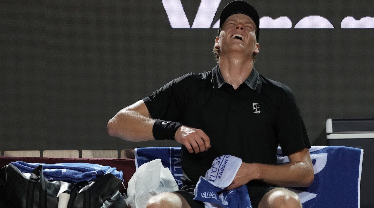 Sinner in difficoltà contro Medvedev