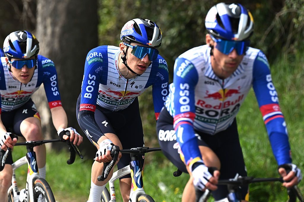 Giulio Pellizzari partirà da capitano della Red Bull Bora, con Hindley, Vlasov e Moscon pronti a dargli il giusto supporto
