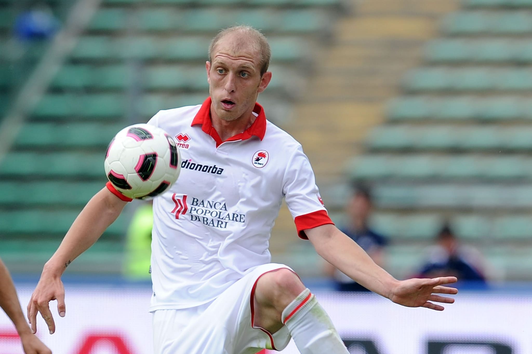 Masiello con la maglia del Bari.
