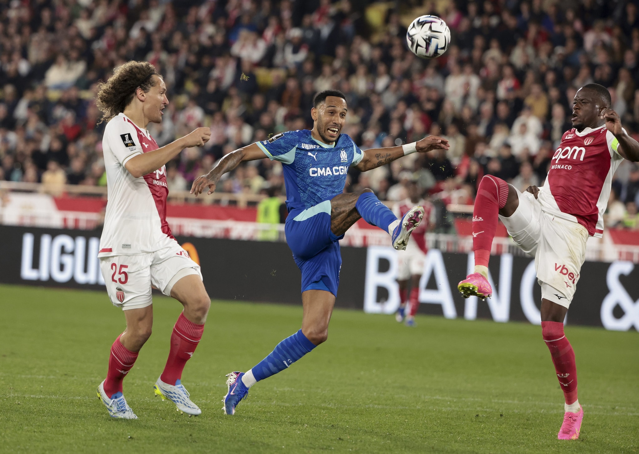 Aubameyang in azione contro il Monaco.