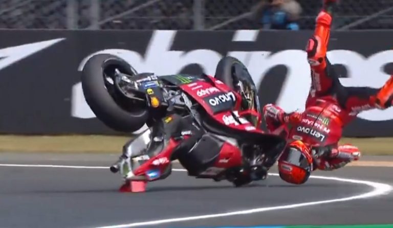 Marc Marquez a Le Mans svela l'altra operazione alla spalla che teneva ...