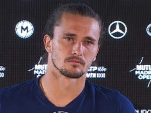 Zverev tira fuori un alibi per la sconfitta con Sinner a Madrid: “La finale doveva essere in notturna”