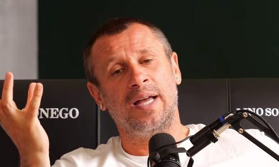 Antonio Cassano infervorato nel suo intervento a ’Viva el Futbol’