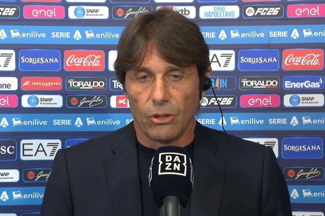 Antonio Conte nel prepartita di Napoli–Bologna