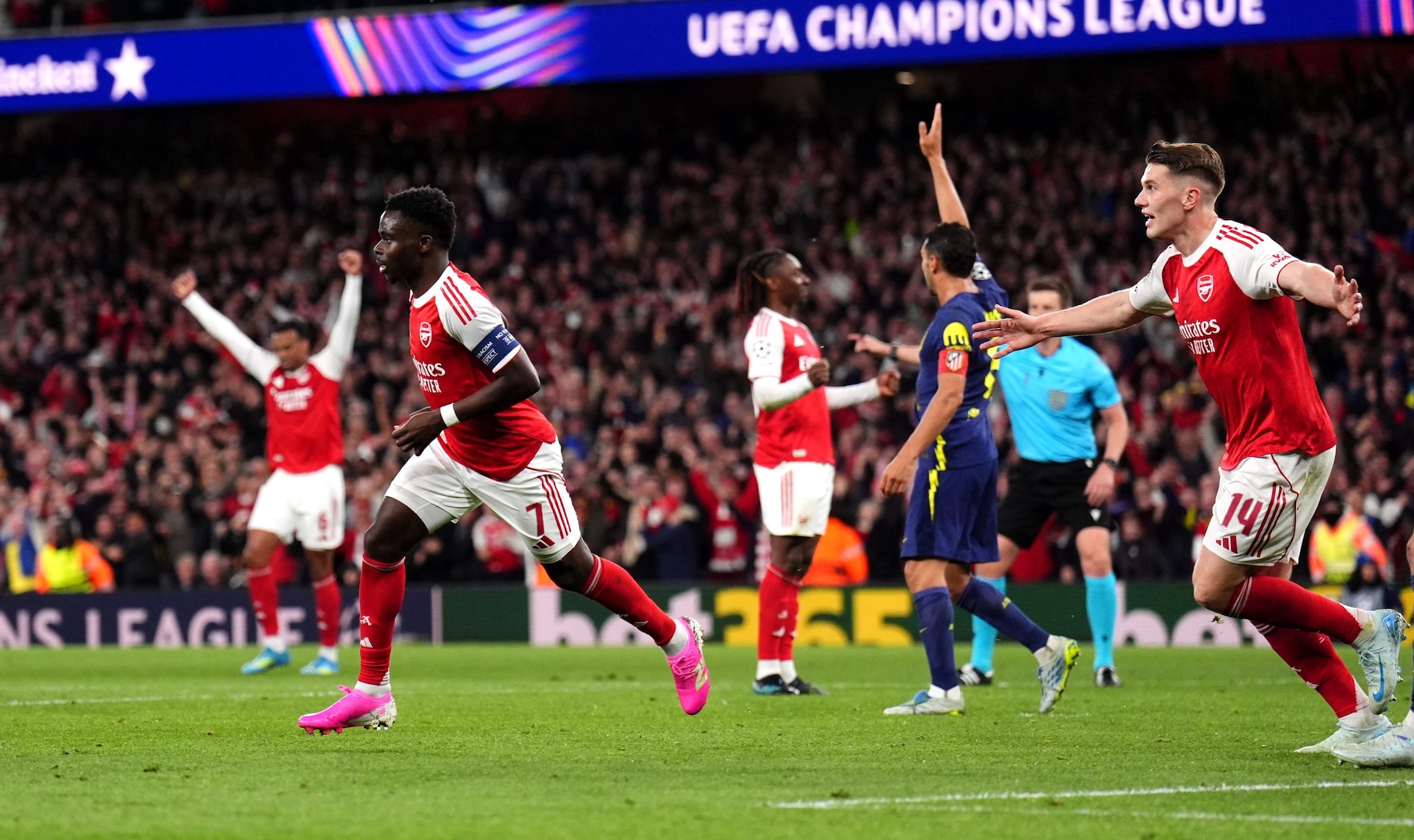 Il gol di Saka manda l'Arsenal in finale di Champions dopo 20 anni: Atletico Madrid stordito
