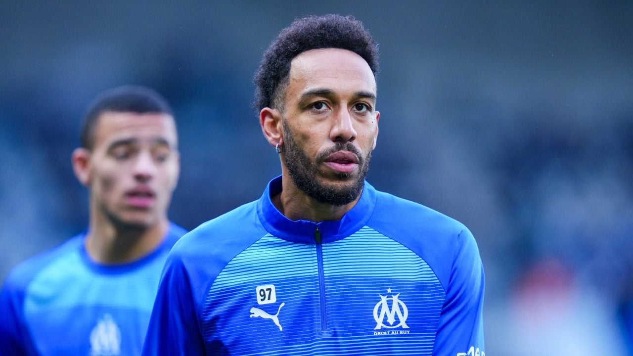Aubameyang svuota un estintore su un dirigente e la paga carissima: Marsiglia costretto a sospenderlo