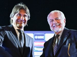 Antonio Conte lascia il Napoli e De Laurentiis con un gesto d’amore: tenetevi i milioni