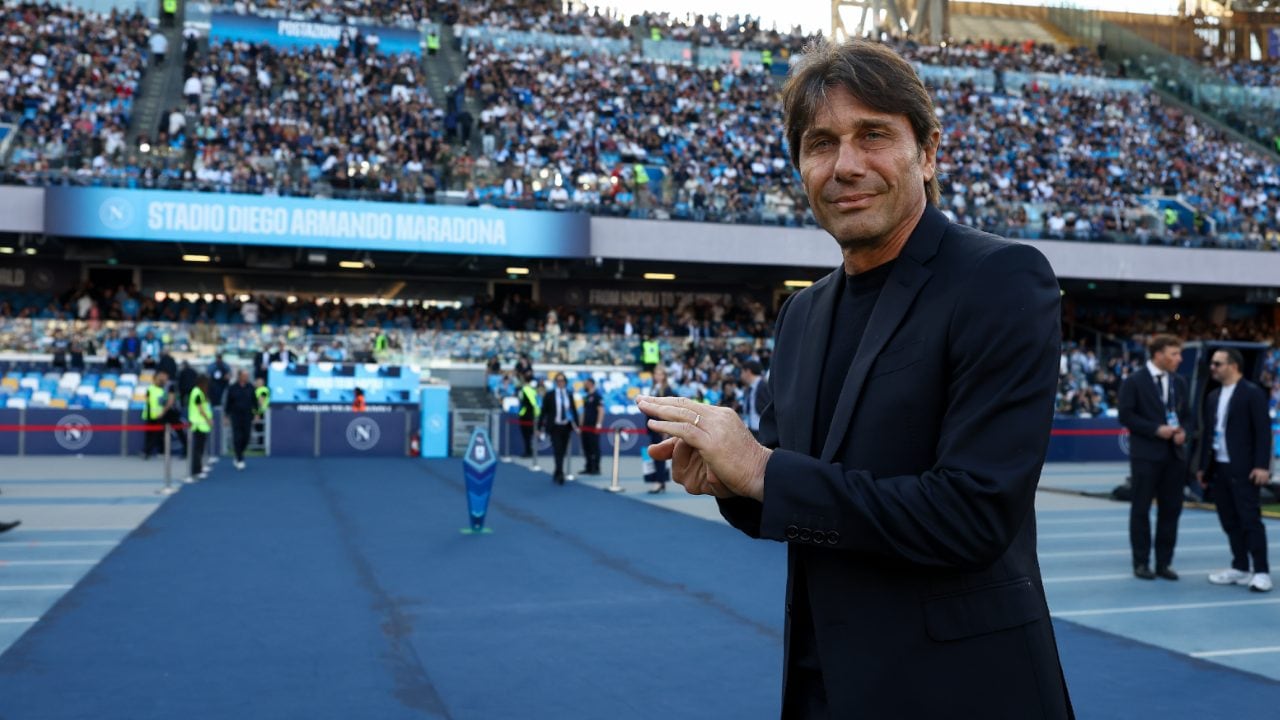 Conte lascia il Napoli e si prenota l'Italia: l'effetto domino sulle panchine di Serie A è già iniziato