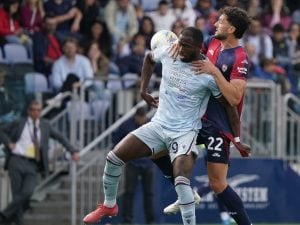 Davis e Zaniolo duri con Dossena dopo Cagliari-Udinese: “Vigliacco razzista, non dovrebbe più giocare”