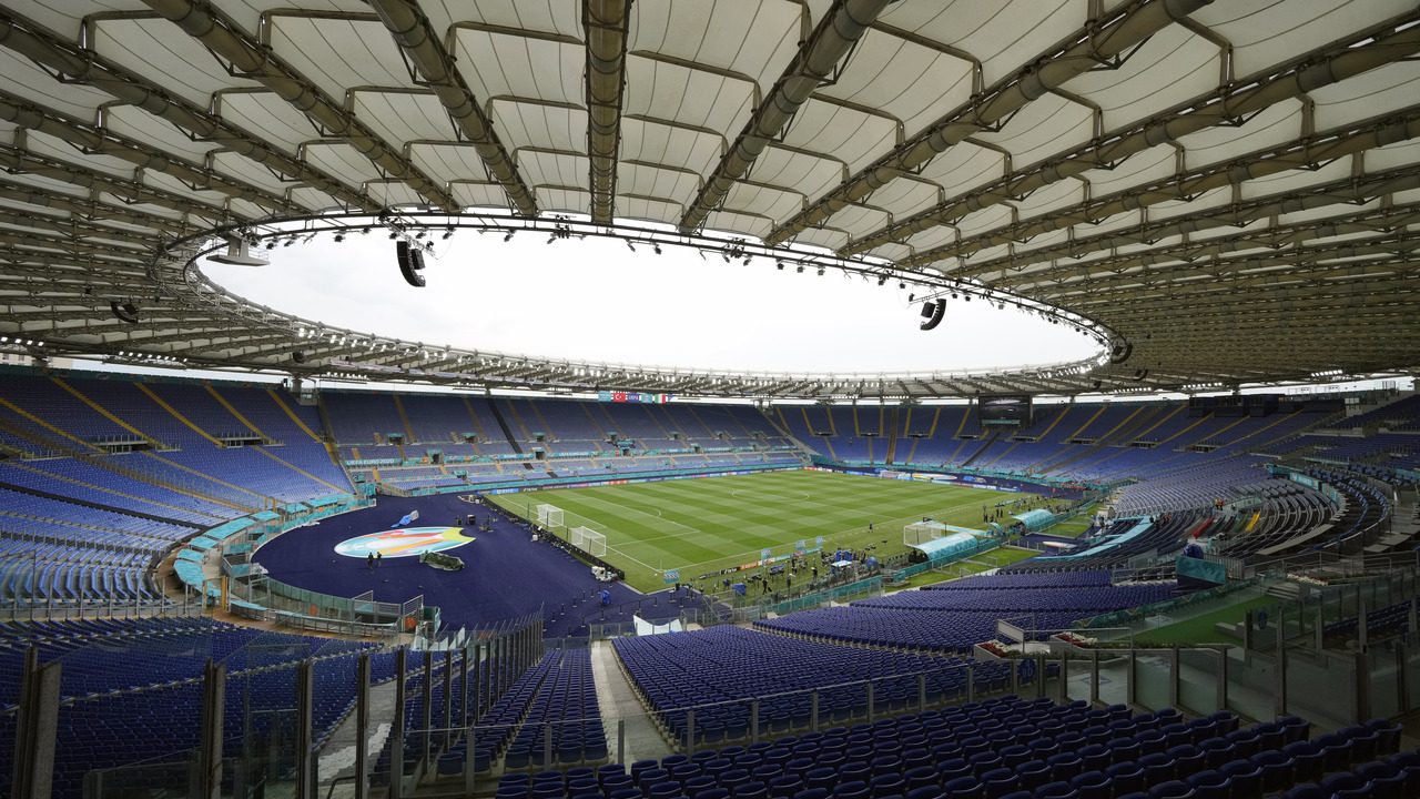 Il calendario delle partite per la 37ª giornata di Serie A: il derby Roma-Lazio domenica alle 12:30