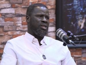 Emmanuel Eboue ha perso tutti i soldi che ha guadagnato: “Non mangiavo più, ho perso 20 milioni”