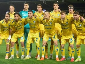 Frosinone torna in Serie A, i verdetti dell’ultima giornata di Serie B: Pescara in C, Bari-Sudtirol al playout