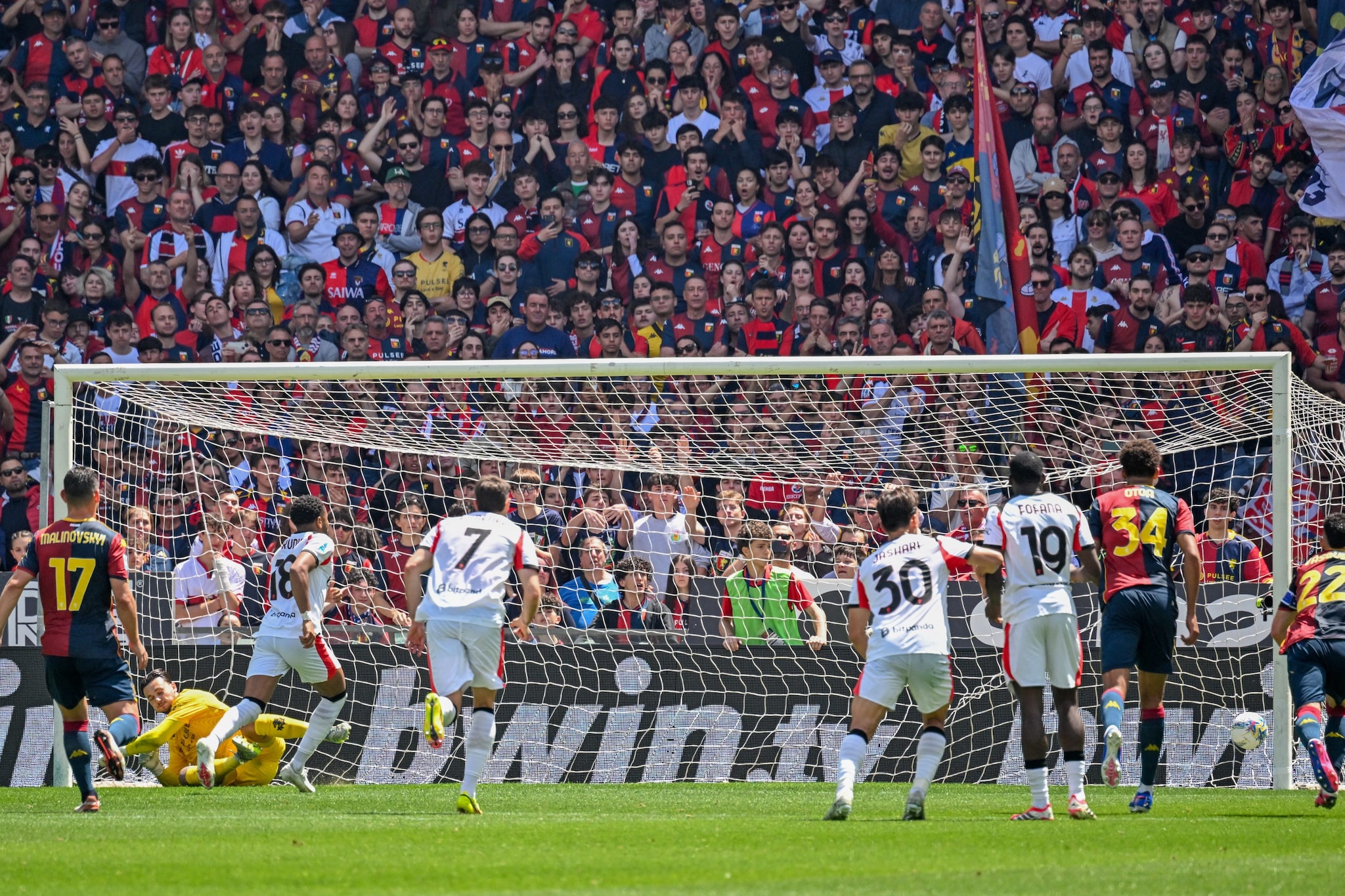 Il Milan vincendo a Marassi si è avvicinato sensibilmente al posto in Champions.
