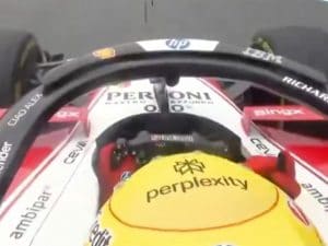 Lewis Hamilton mostra il dito medio a Colapinto: si è vendicato per il corpo a corpo del GP Miami