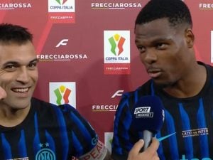 Dumfries scherza con Lautaro in diretta dopo il successo in Coppa Italia: “Lauti si era arrabbiato”