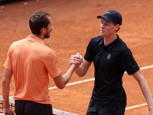 “Chiamate la polizia!”: agitazione a Roma prima di Sinner-Medvedev, la rabbia delle persone respinte