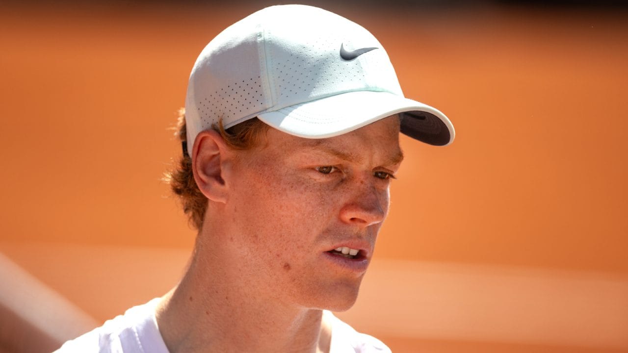 In Spagna scrivono che Sinner è stato "salvato" dagli organizzatori del Roland Garros: "È l'uomo delle nevi"