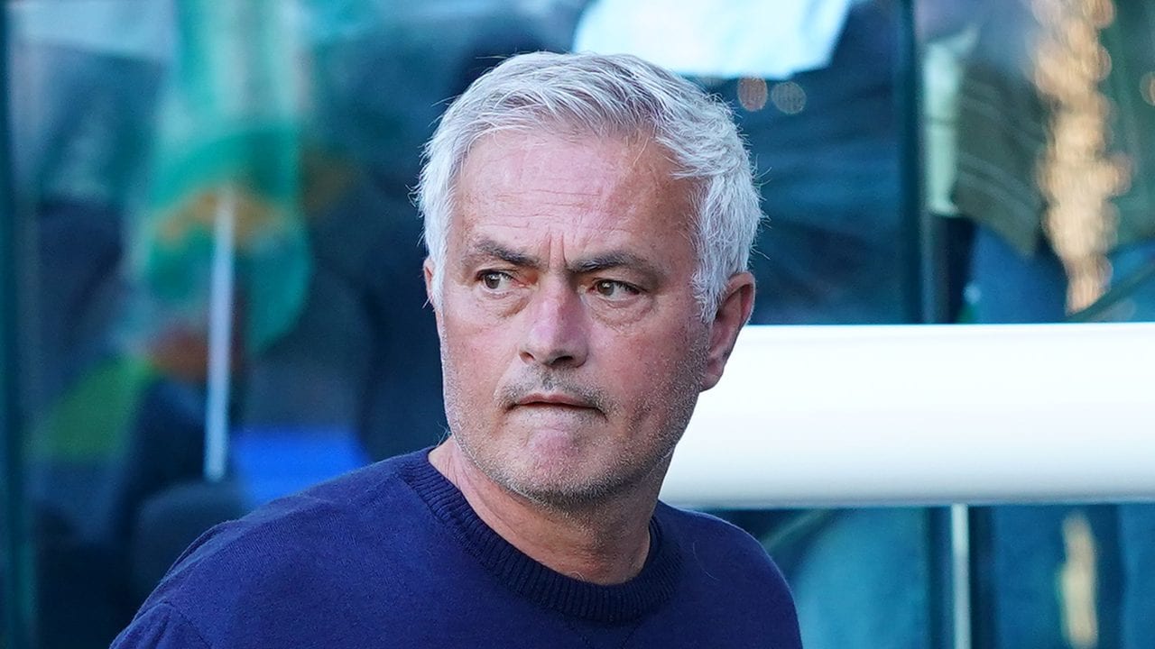 José Mourinho: "Vado al ristorante e magicamente spunta un tavolo, non mi piace"