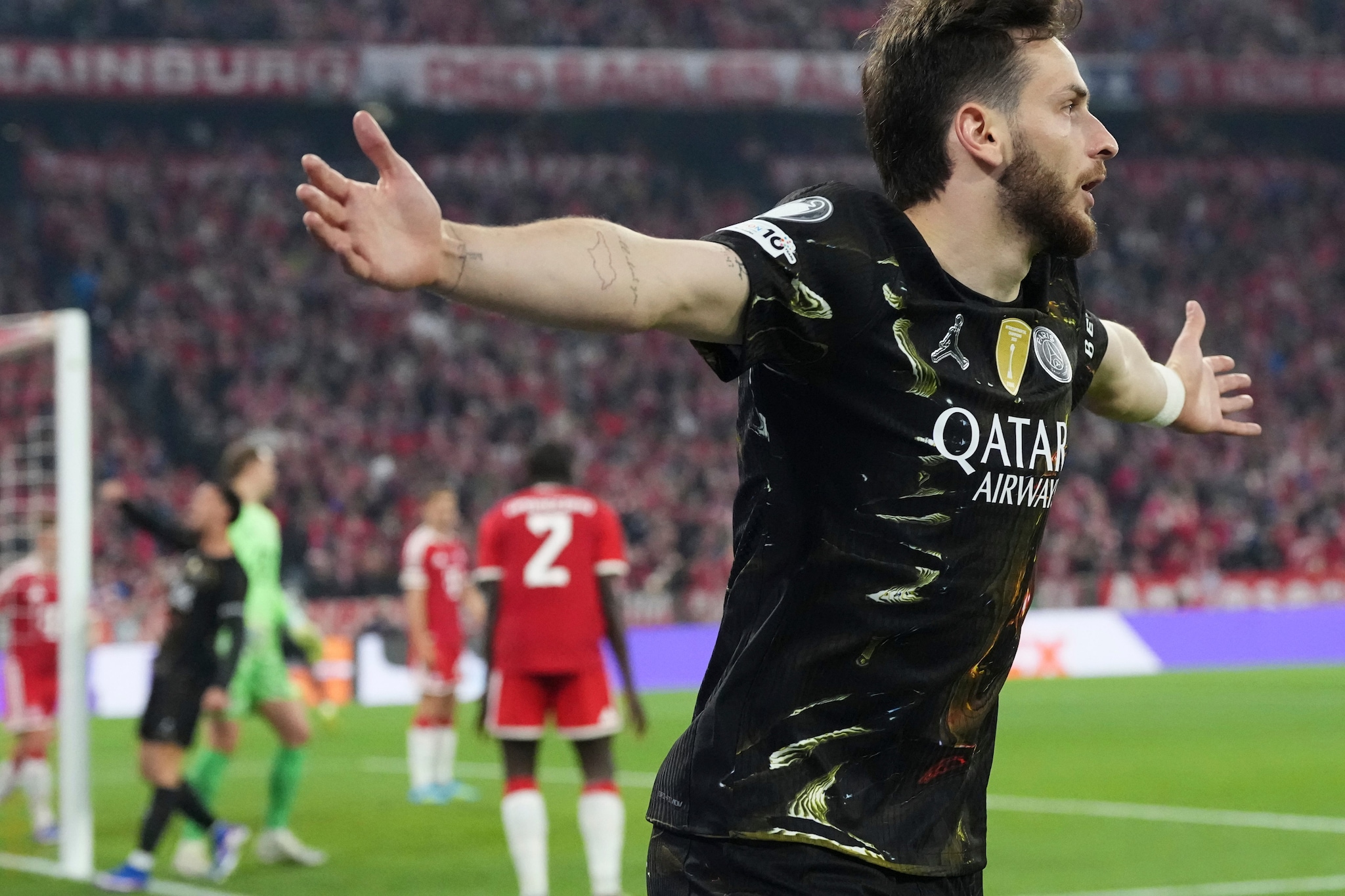 Kvaratskhelia ha realizzato due gol all’andata di PSG–Bayern, un assist al ritorno.