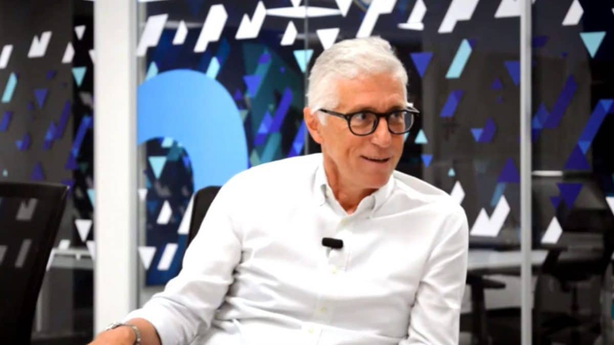 Lorenzo Dallari è Editorial & Social Director e direttore di Radio TV Serie A e ha coordinato la realizzazione del nuovo International Broadcast Centre e del Centro Var di Lissone