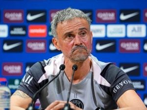 Luis Enrique durissimo sulle critiche a PSG-Bayern: “Se un’opinione è di m*rda, non sei obbligato a rispettarla”