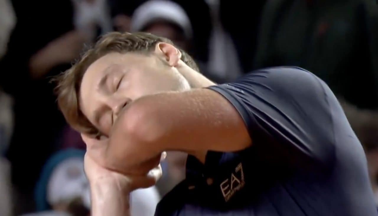 Medjedovic manda a dormire i tifosi brasiliani dopo la vittoria a Roma: finale polemico contro Fonseca