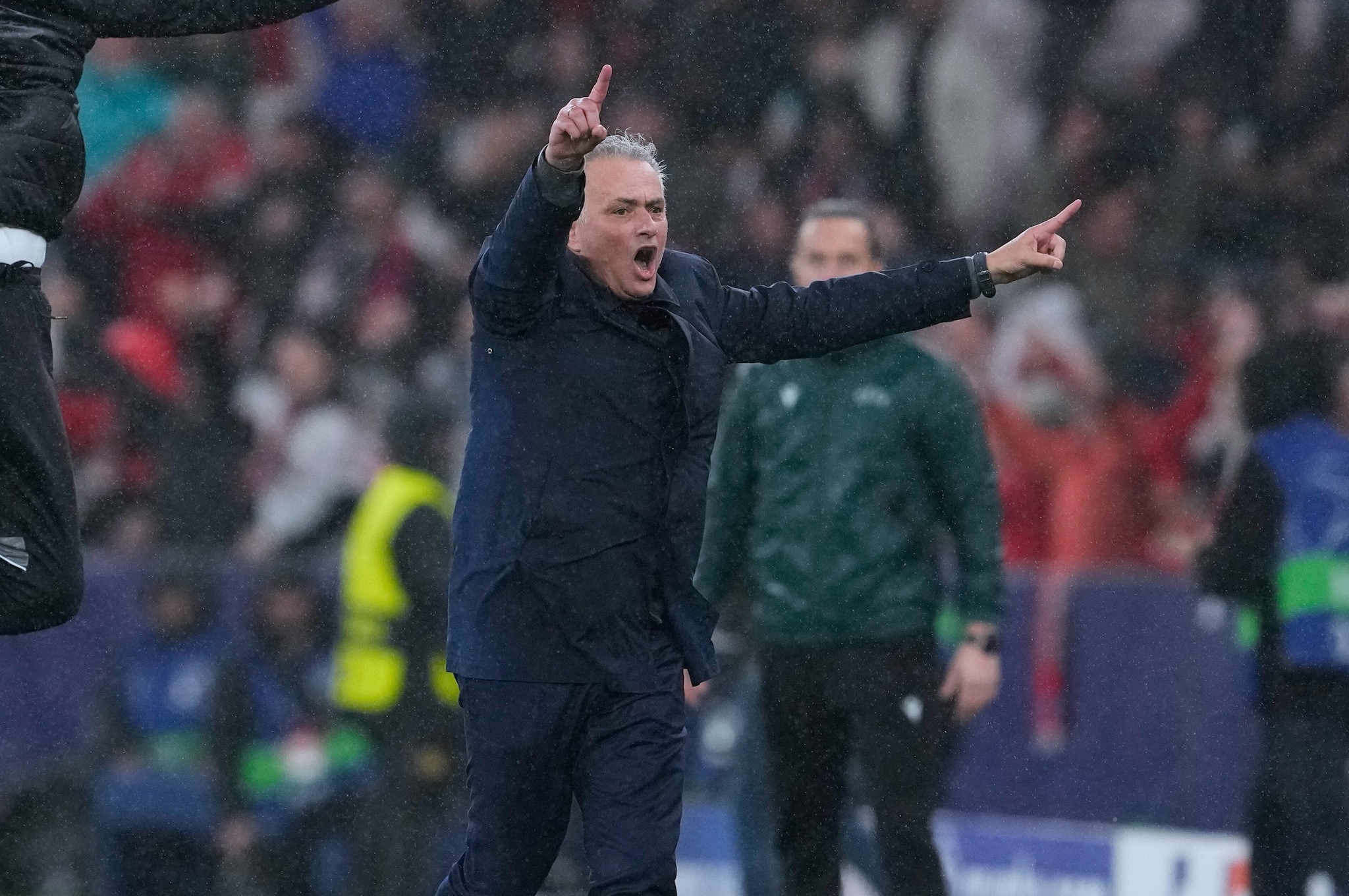 José Mourinho vive sempre la partita con grande partecipazione emotiva