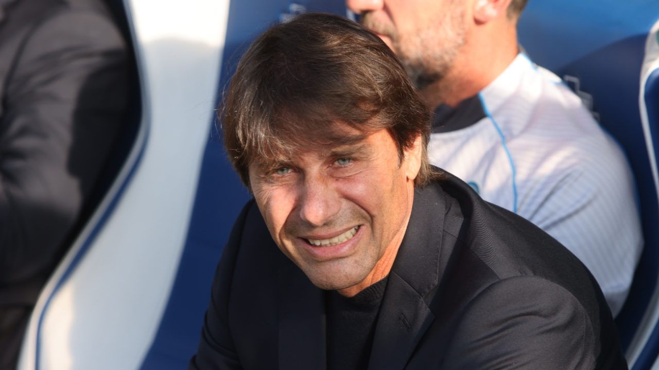 Napoli in ritiro prima dell'ultima partita di Conte a Champions già sicura: è la sua mentalità