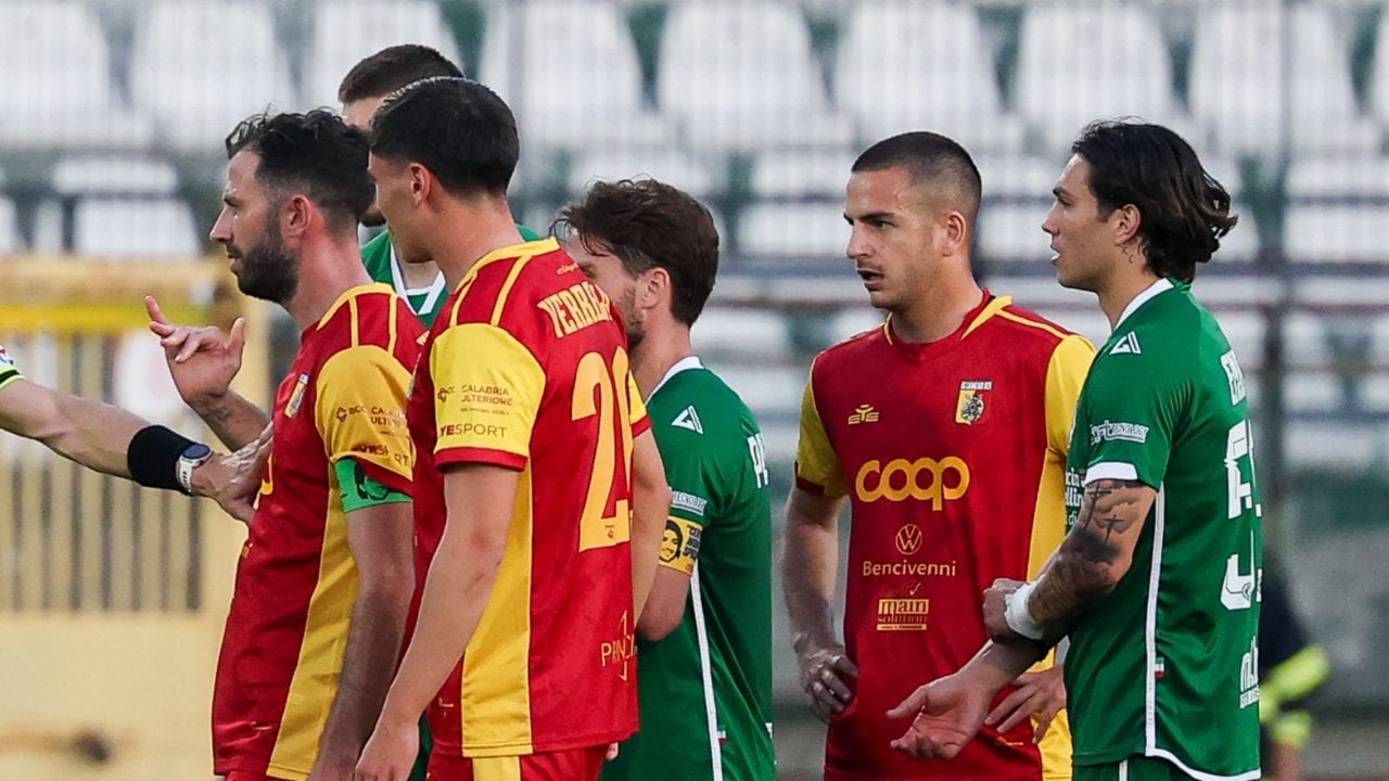 Playoff Serie B in TV, dove vedere Modena-Juve Stabia e Catanzaro-Avellino: gli orari delle partite
