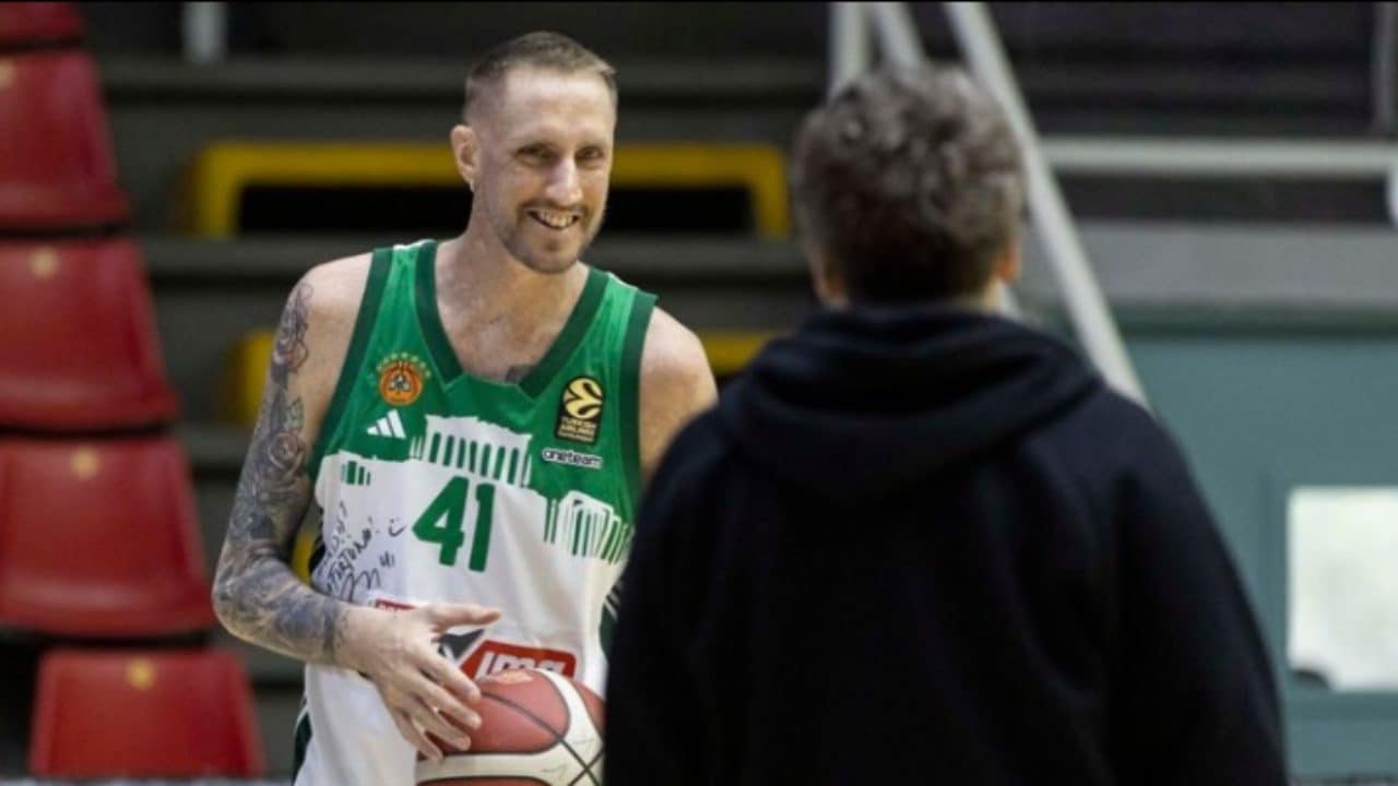 Achille Polonara annuncia il ritiro dal basket: "Voglio che mi ricordiate per quello che ero"