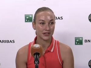 Potapova spacca il Roland Garros e si dissocia dalla protesta: “Assurdo, parlo con voi quanto voglio”